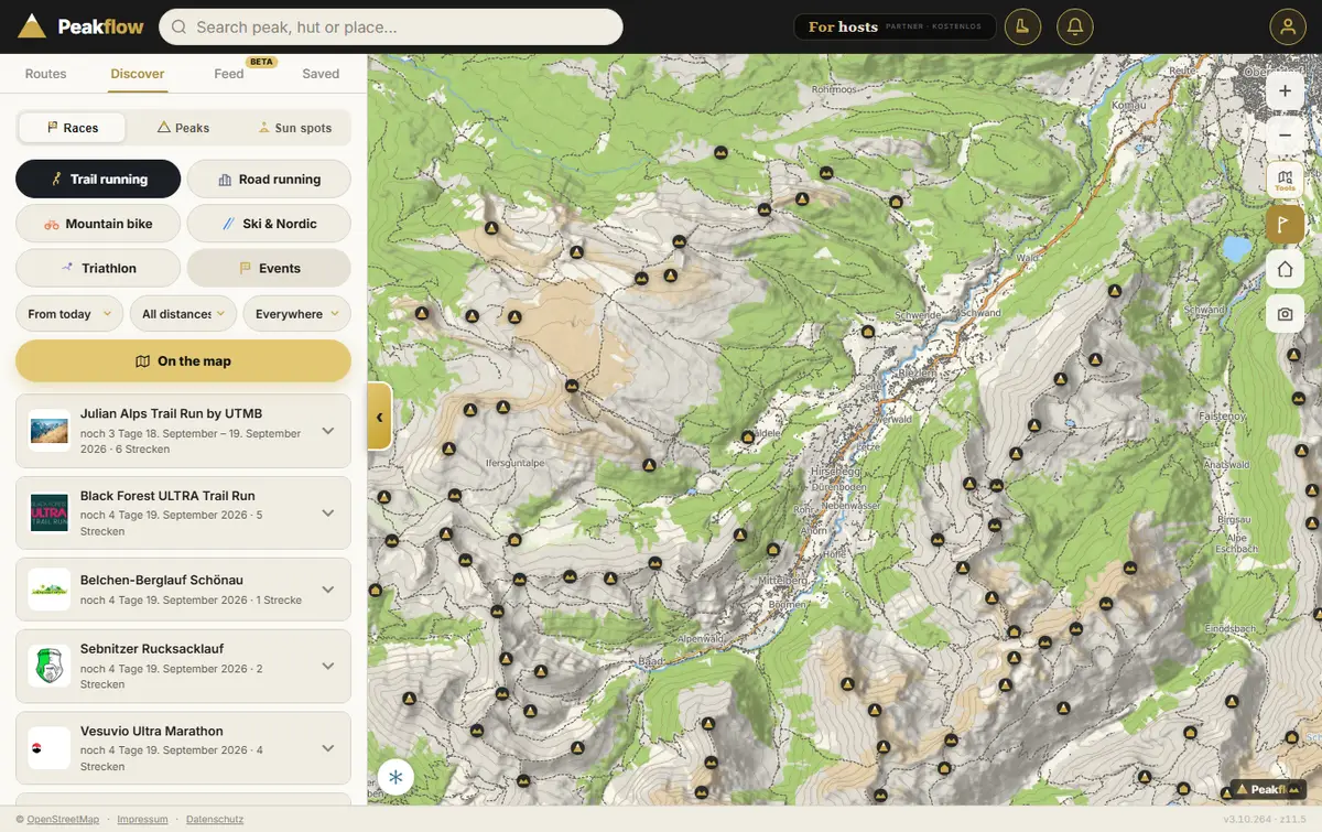 Peakflow in the browser: race calendar filtered by trail running, road running, mountain bike, ski and triathlon next to the hiking map